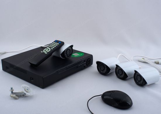 Комплект відеоспостереження CCTV НА 4 камери DVR KIT з датчиком руху та нічною зйомкою